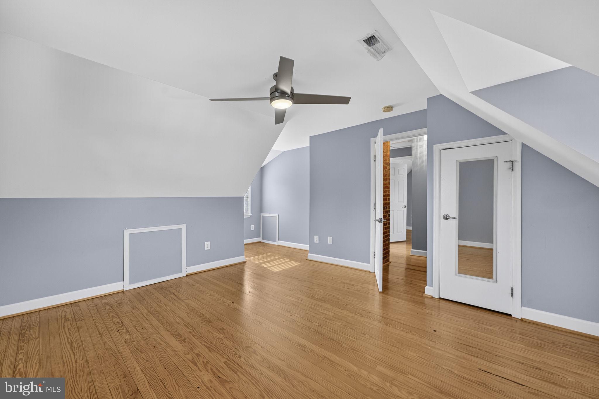 COUNTRY CLUB - Residential