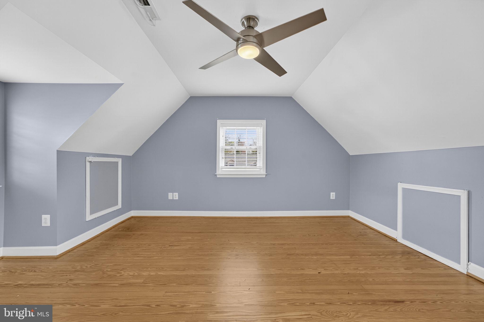 COUNTRY CLUB - Residential