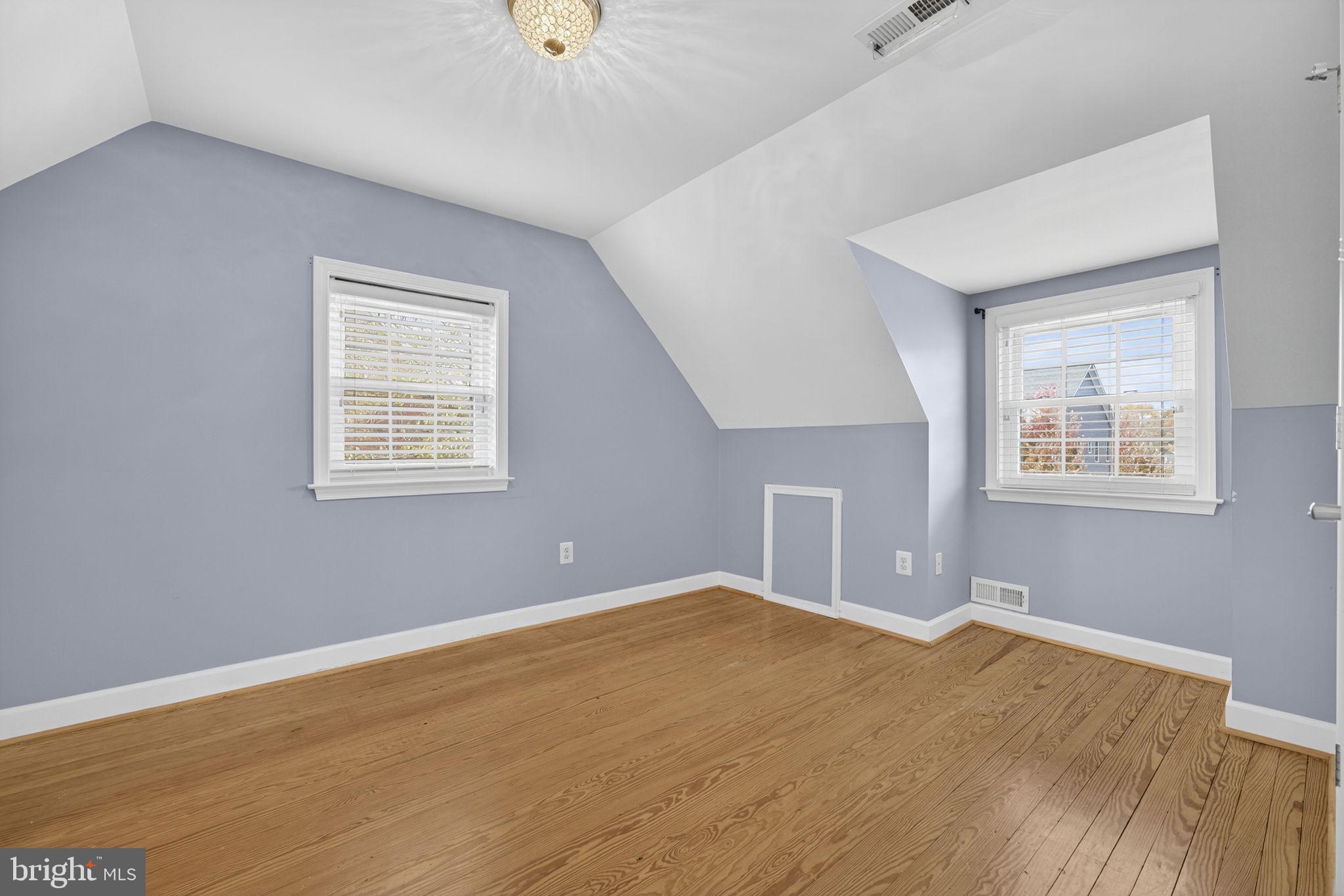 COUNTRY CLUB - Residential