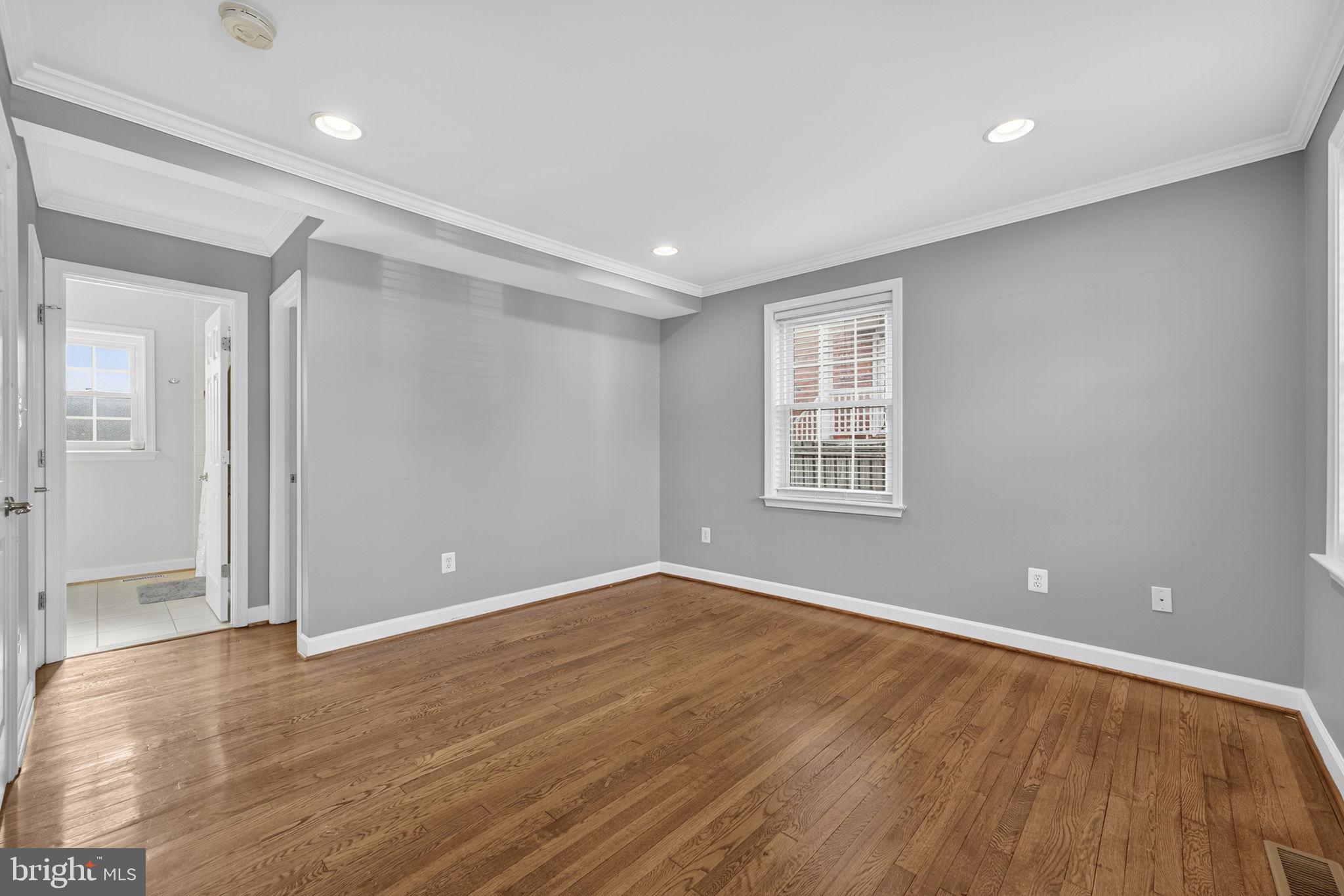 COUNTRY CLUB - Residential