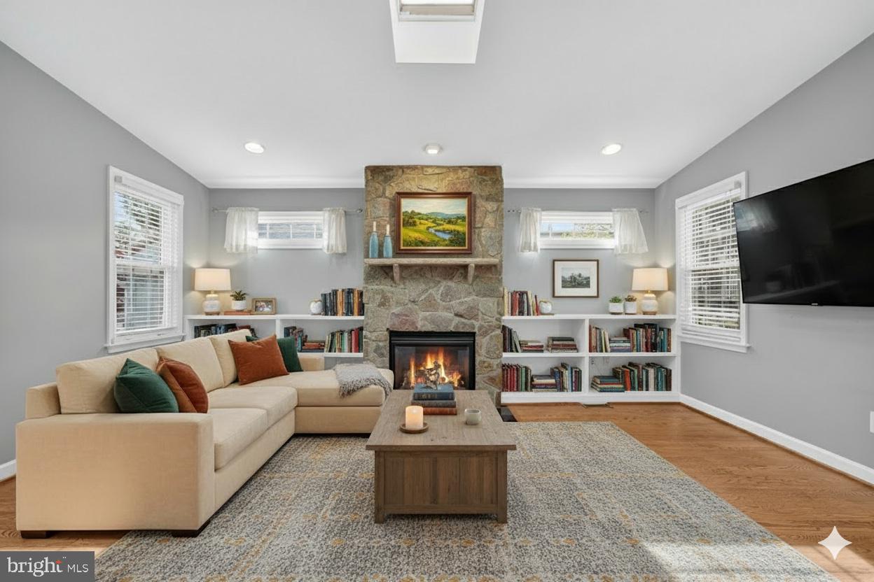 COUNTRY CLUB - Residential