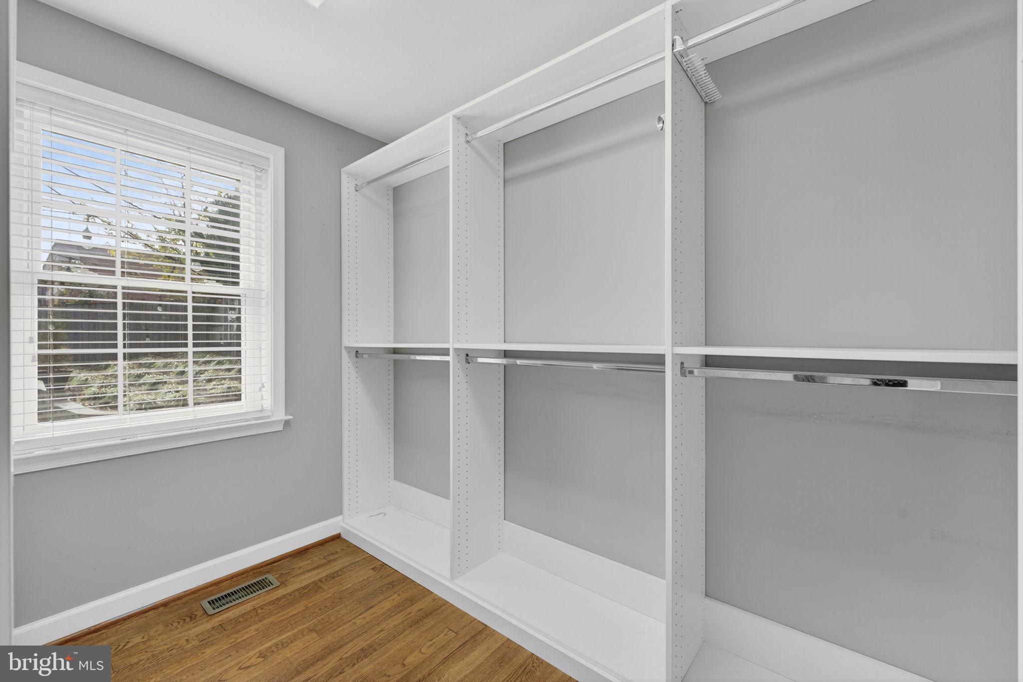 COUNTRY CLUB - Residential