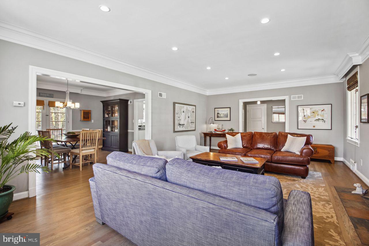 MURRAY HILL - Residential