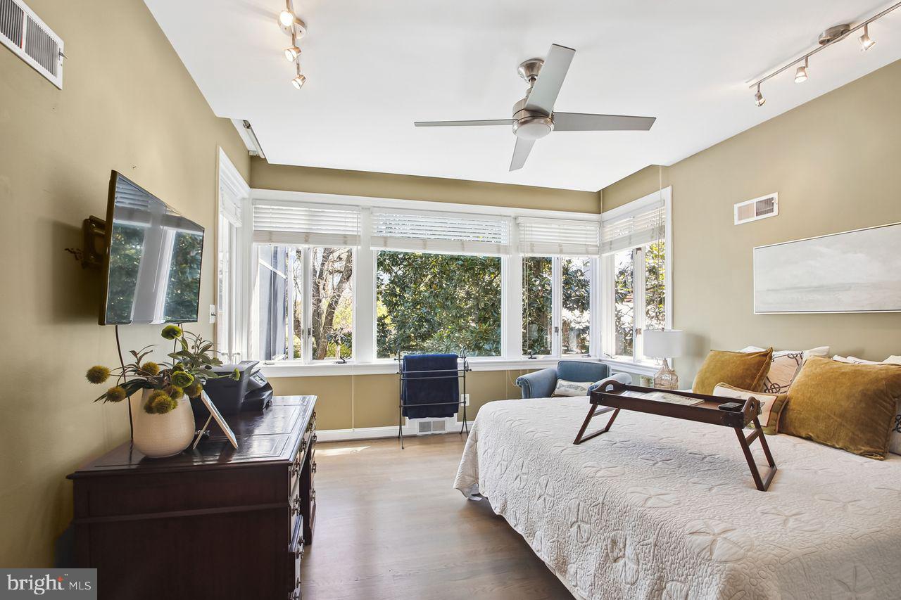 MURRAY HILL - Residential