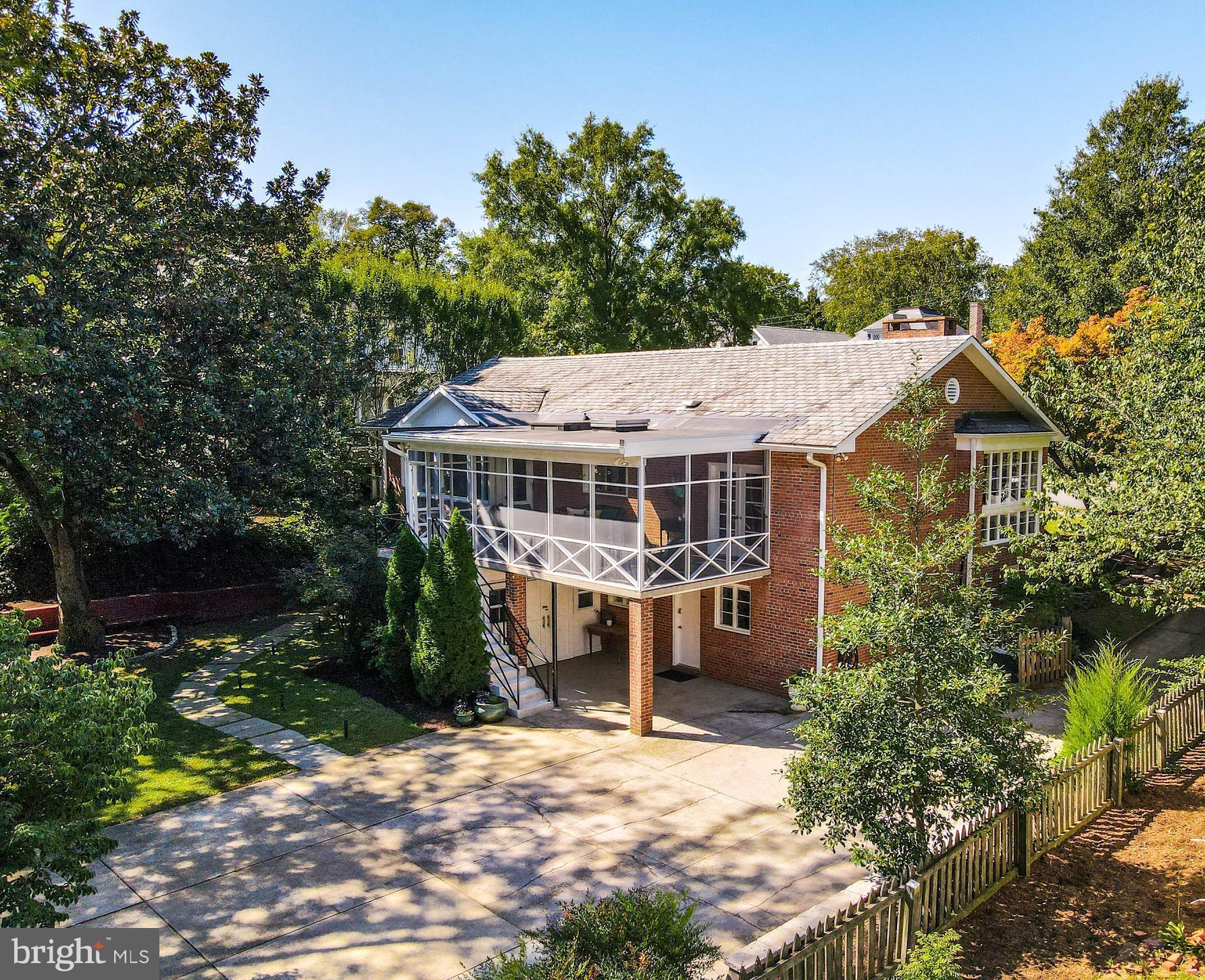 MURRAY HILL - Residential