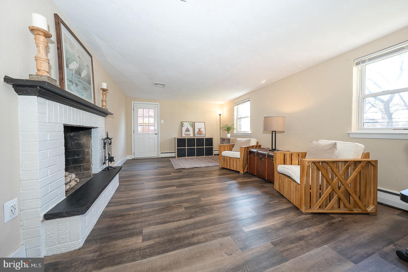 SPRINGFIELD CHASE - Residential