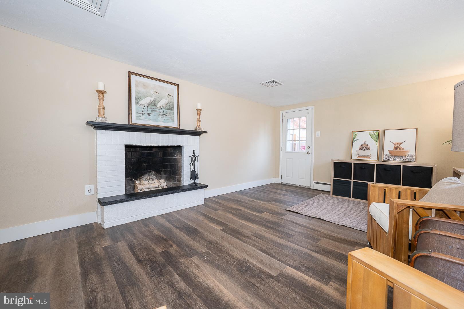 SPRINGFIELD CHASE - Residential