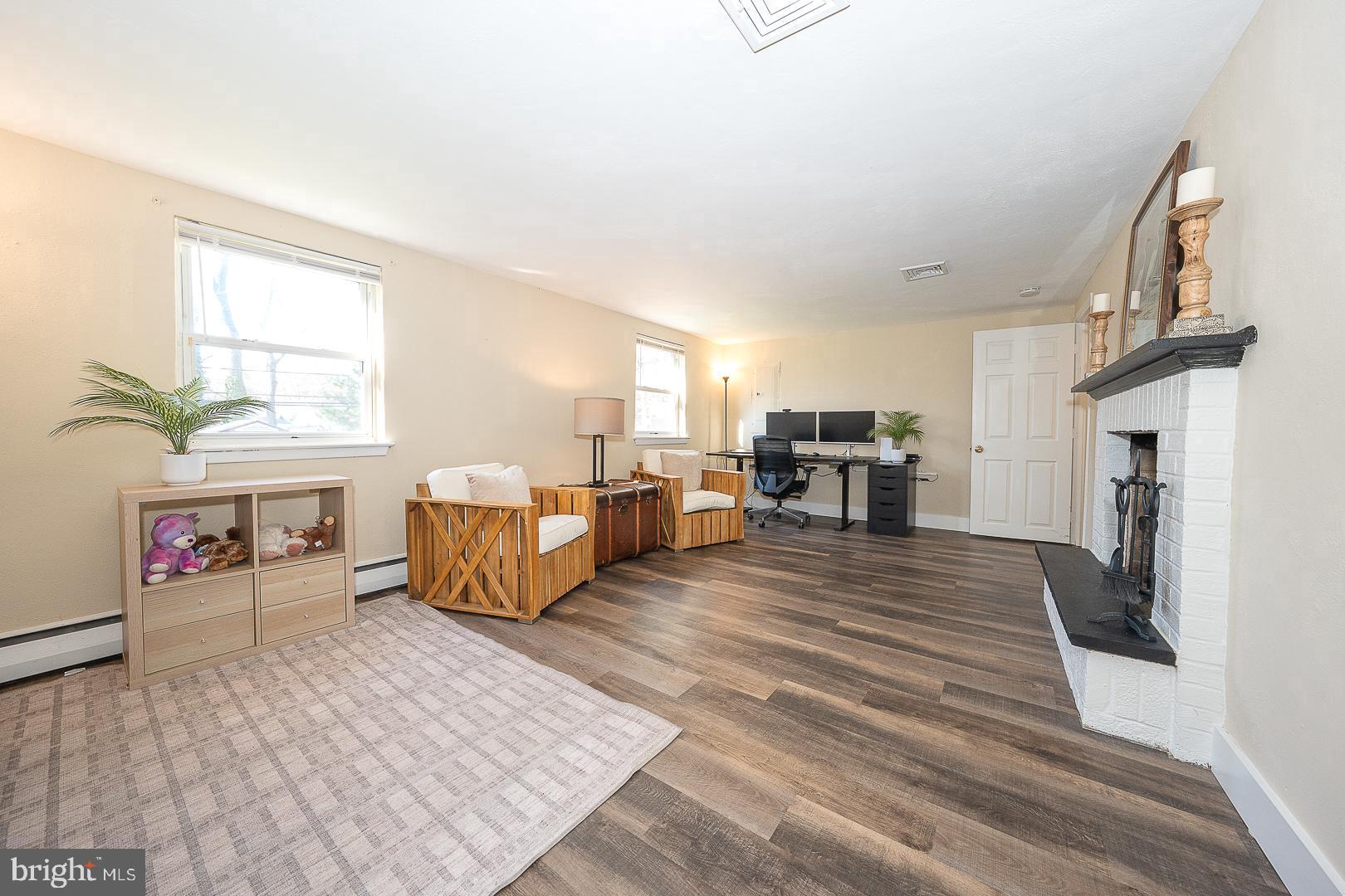 SPRINGFIELD CHASE - Residential