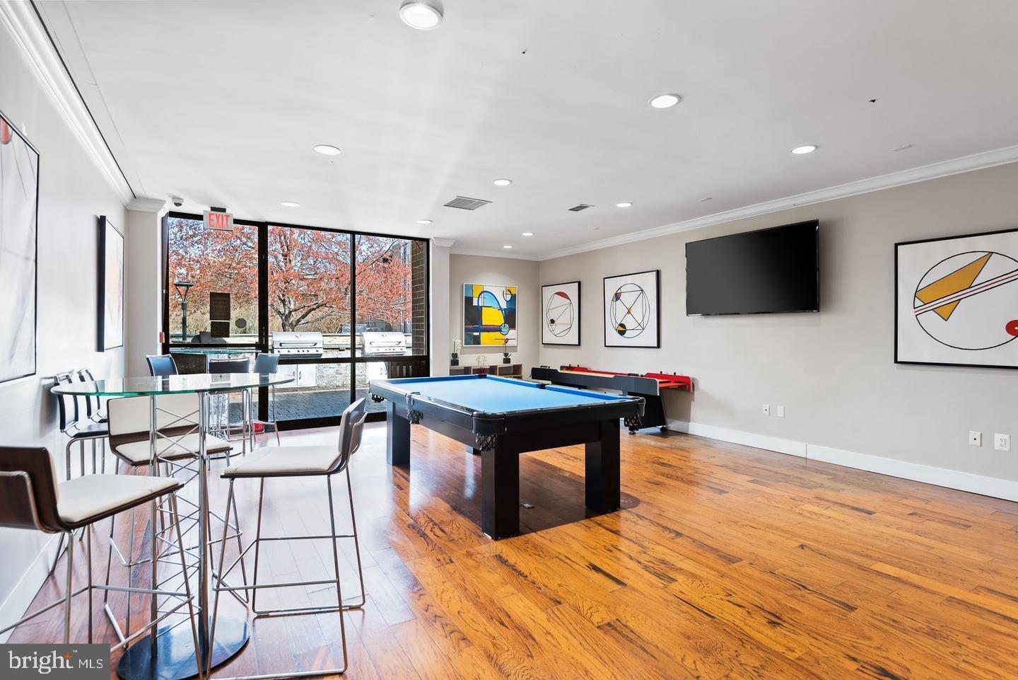 TWENTY-ONE - Residential