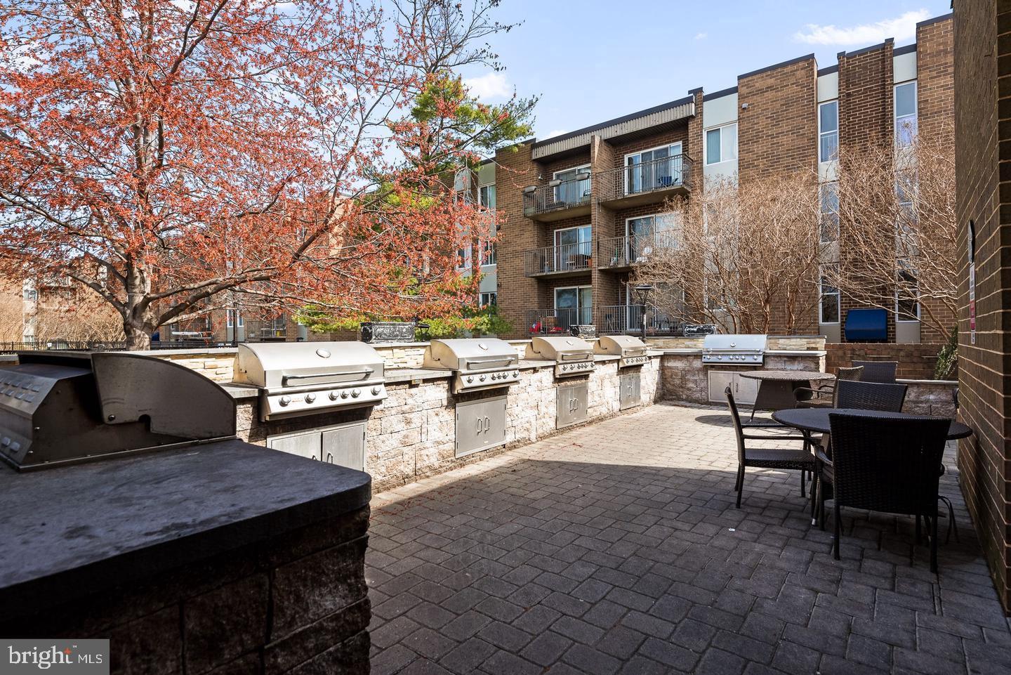 TWENTY-ONE - Residential