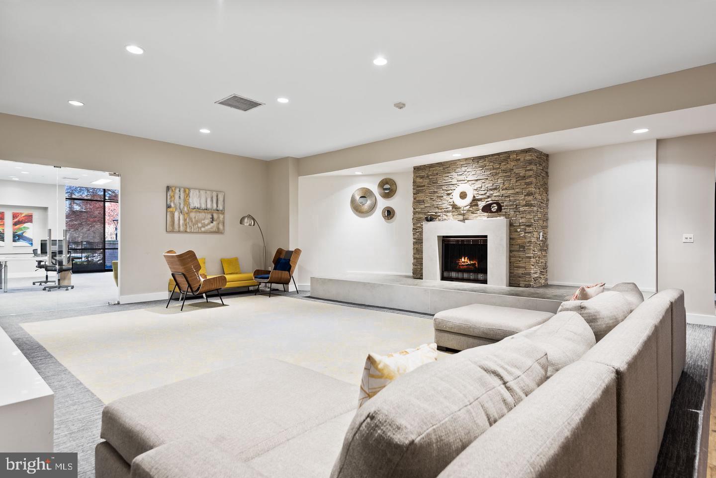 TWENTY-ONE - Residential