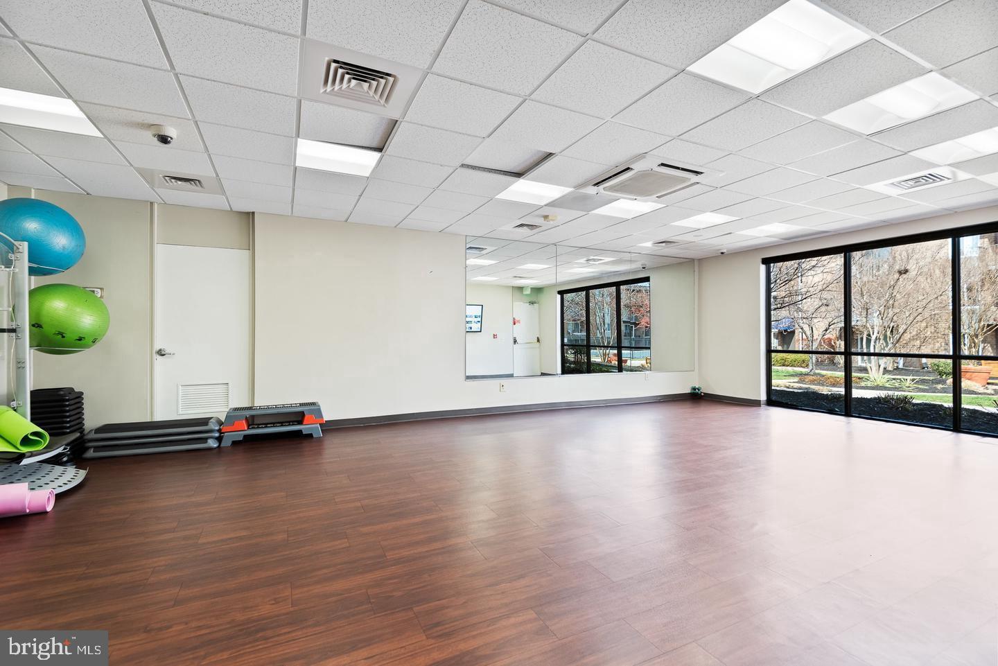 TWENTY-ONE - Residential