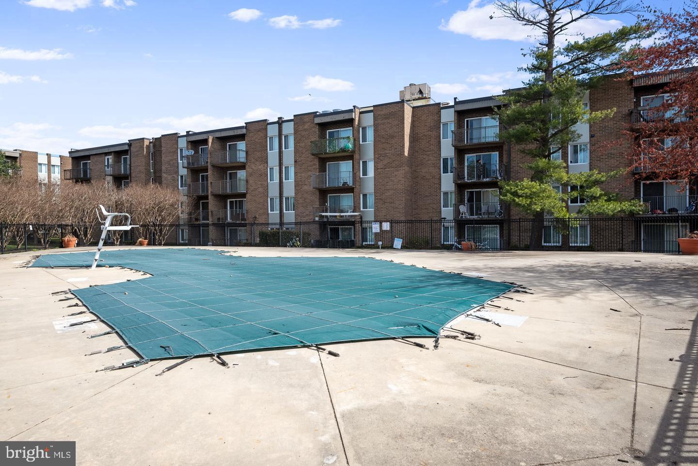 TWENTY-ONE - Residential