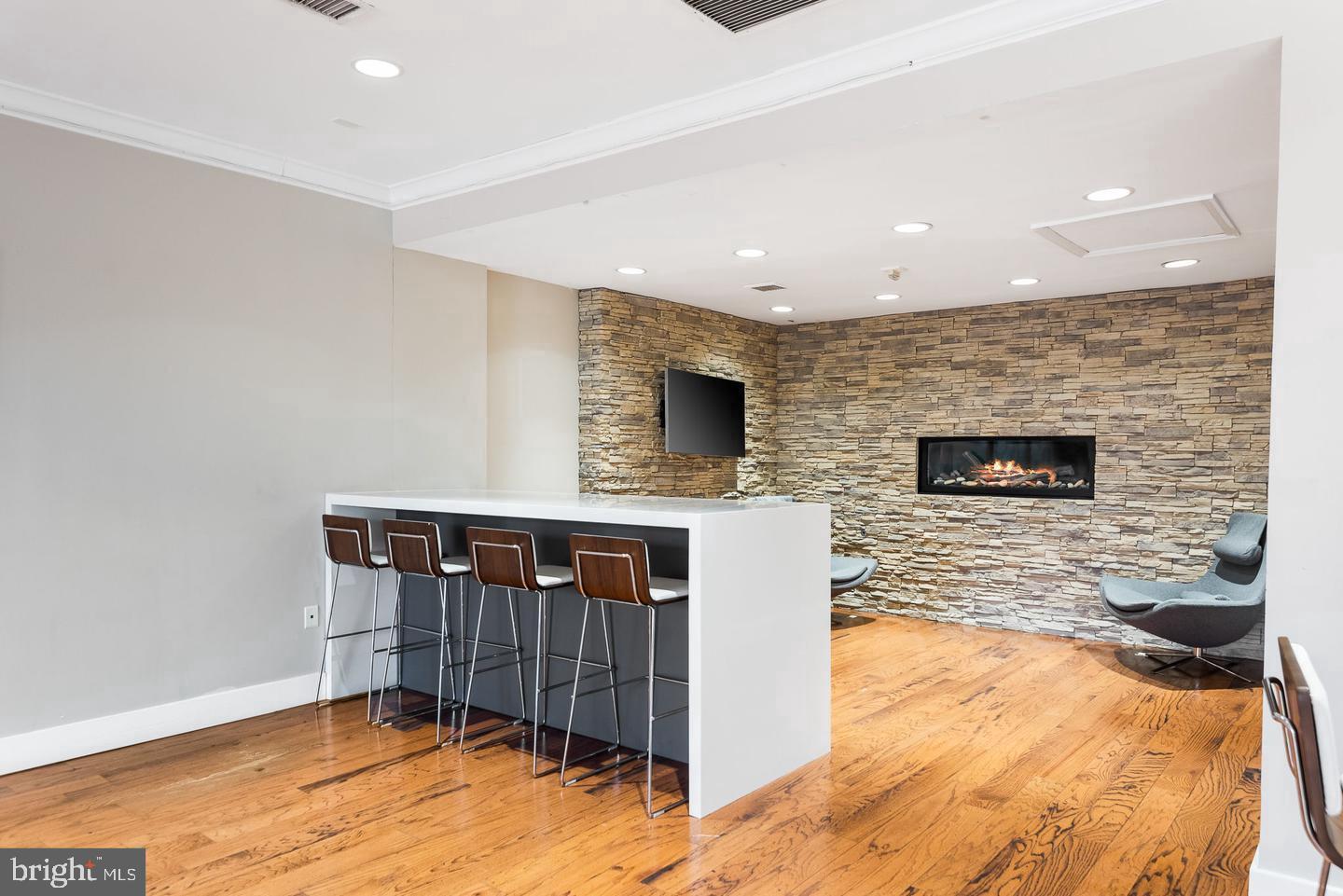 TWENTY-ONE - Residential