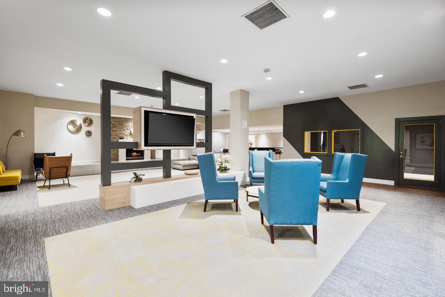 TWENTY-ONE - Residential