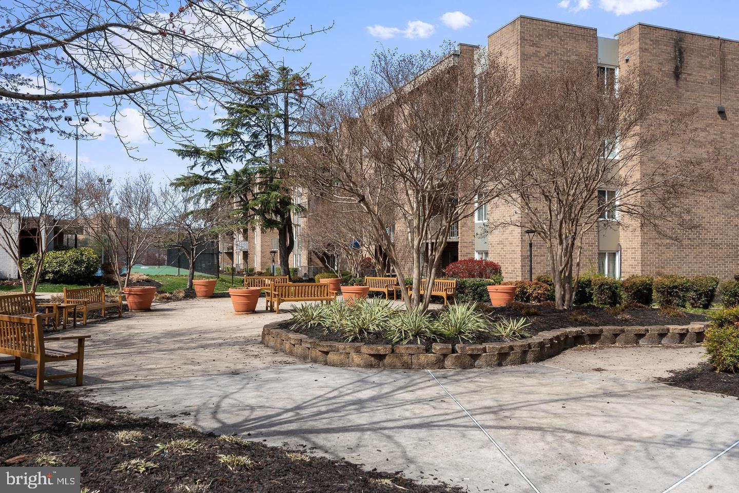 TWENTY-ONE - Residential