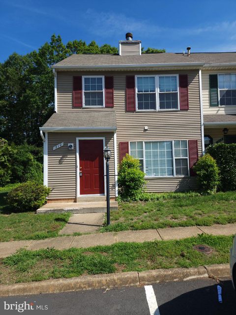 Townhouse For Rent - 210 Windsor Ridge Court<br/> FREDERICKSBURG, VA 22405