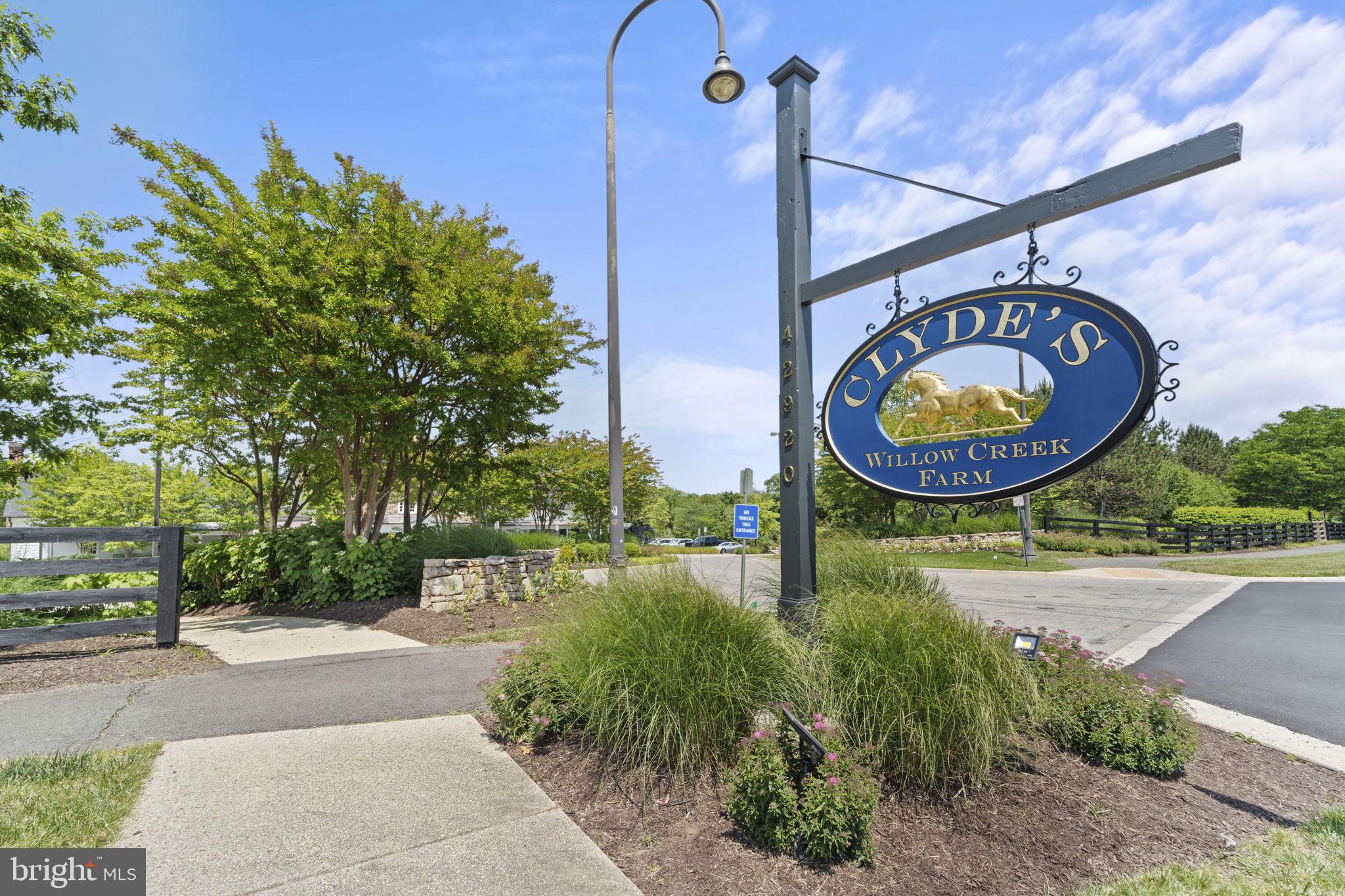 ASHBURN STATION - Residential