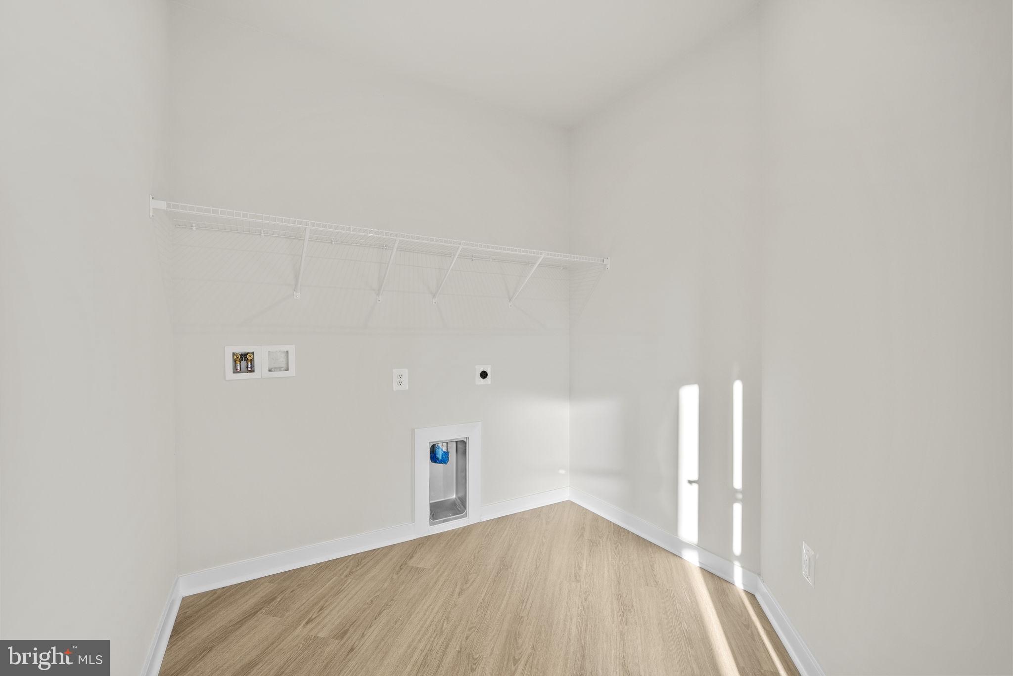 ASHBURN STATION - Residential