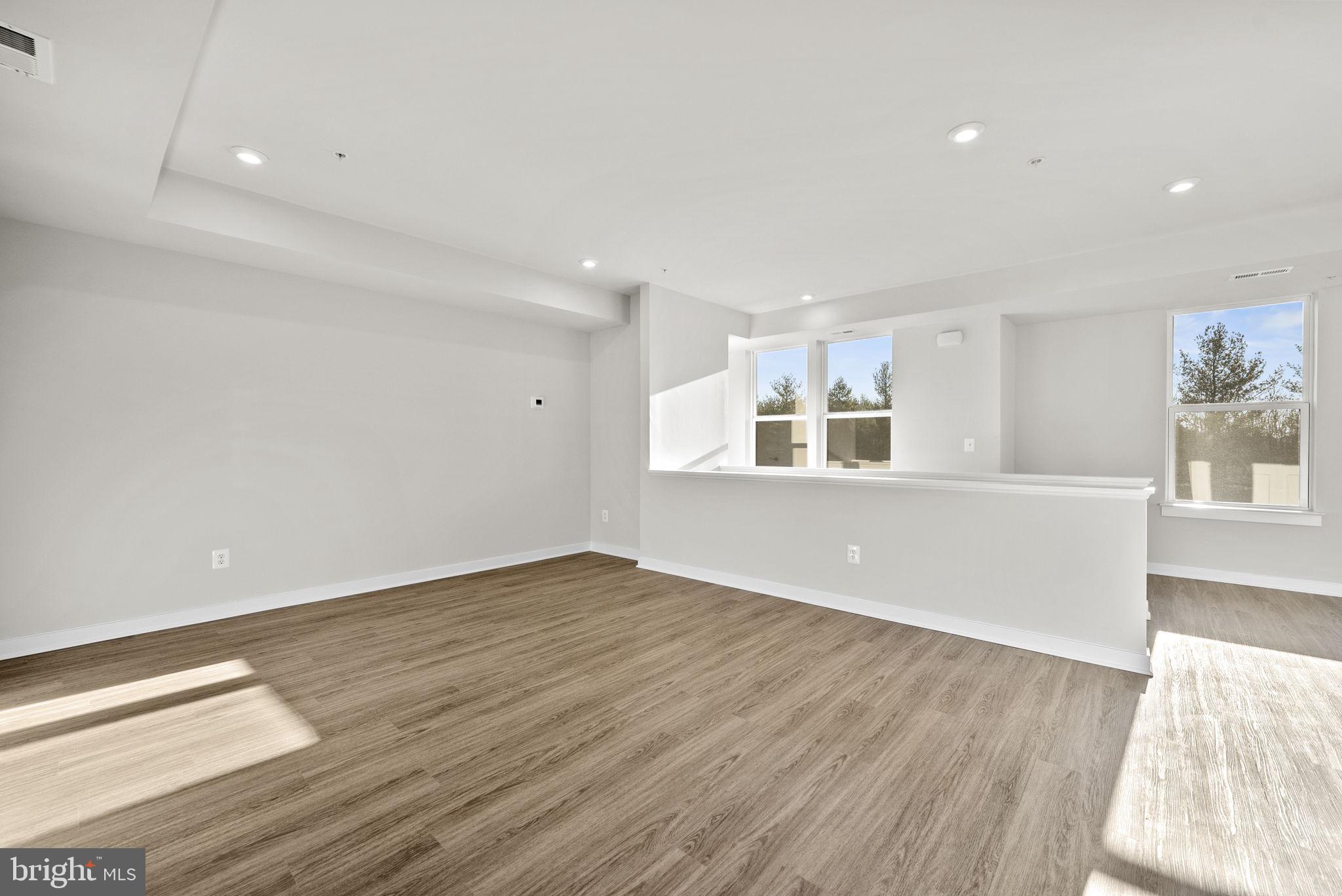 ASHBURN STATION - Residential