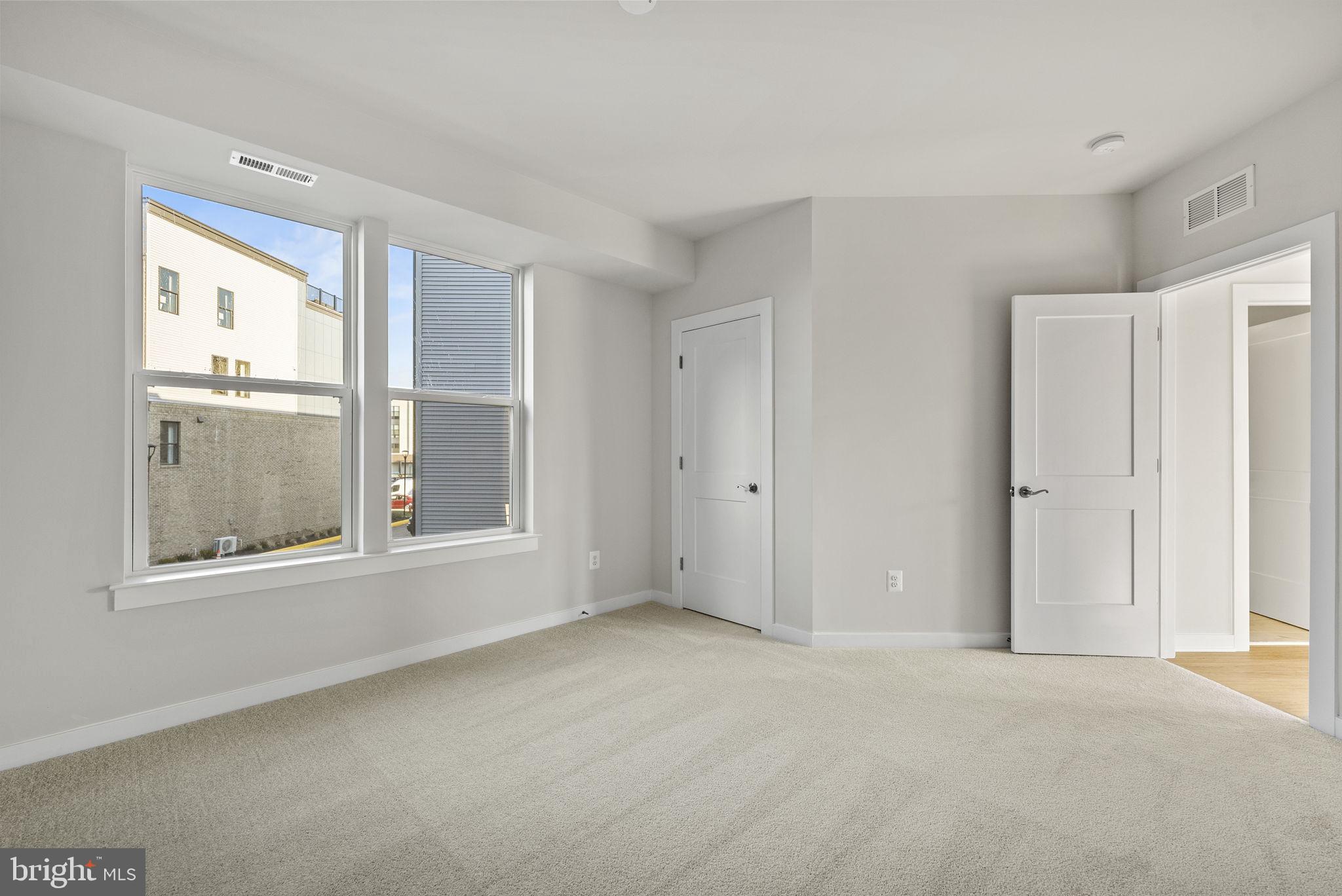 ASHBURN STATION - Residential