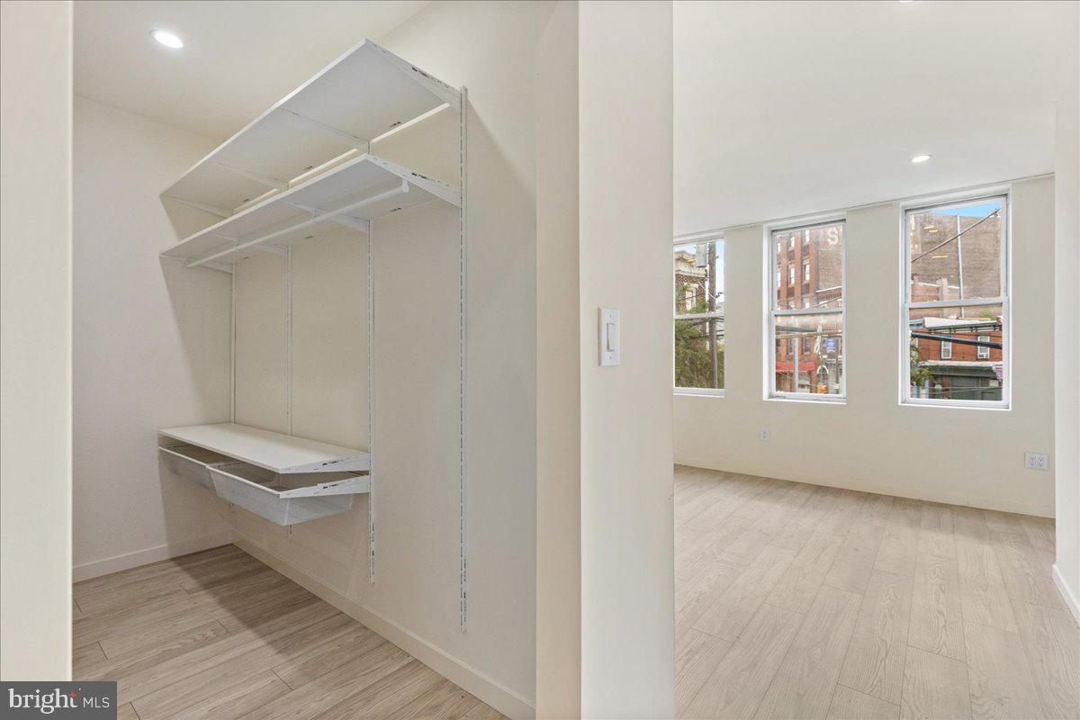 UNIVERSITY CITY - Residential Lease