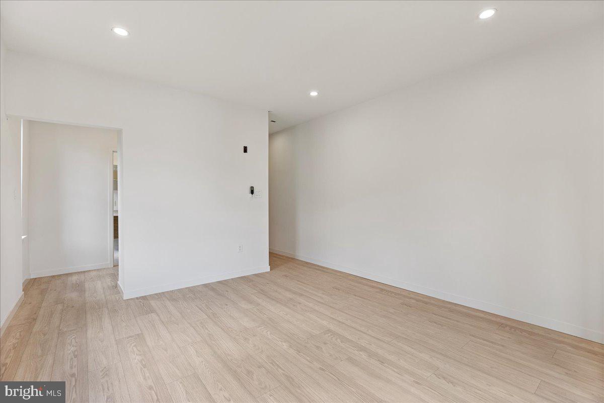 UNIVERSITY CITY - Residential Lease