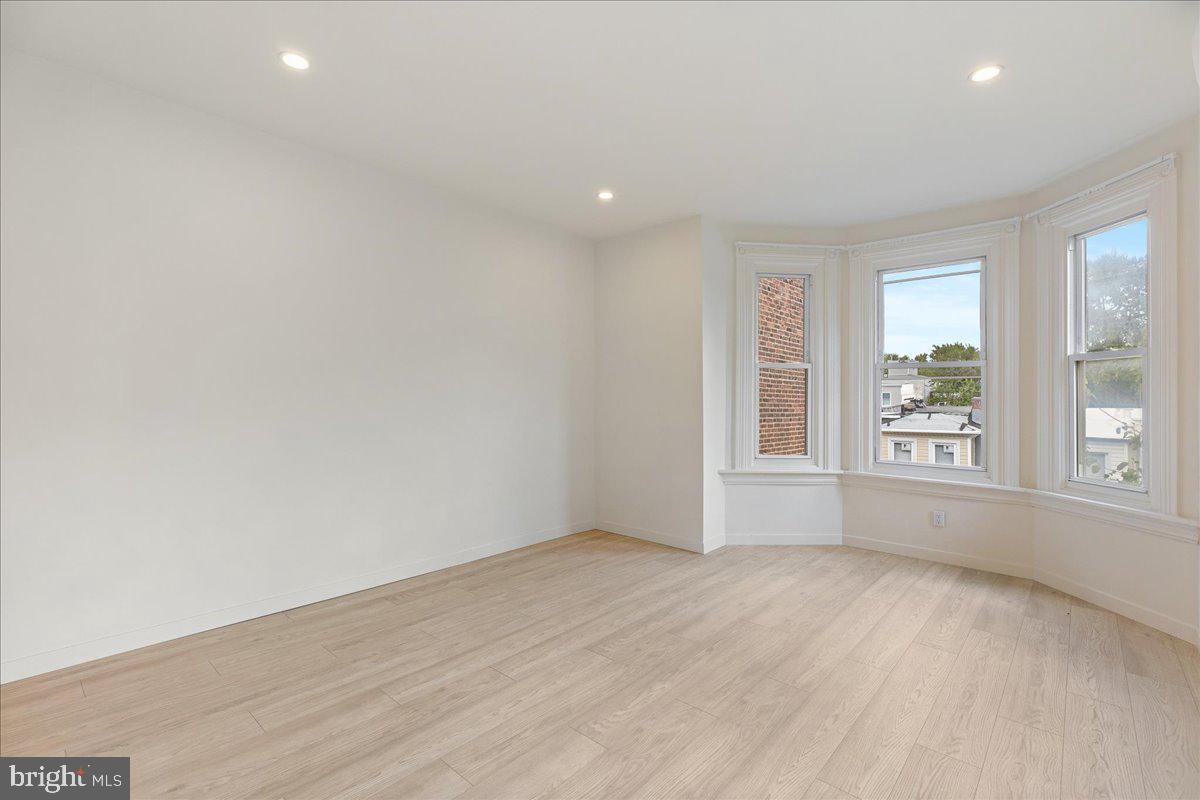 UNIVERSITY CITY - Residential Lease