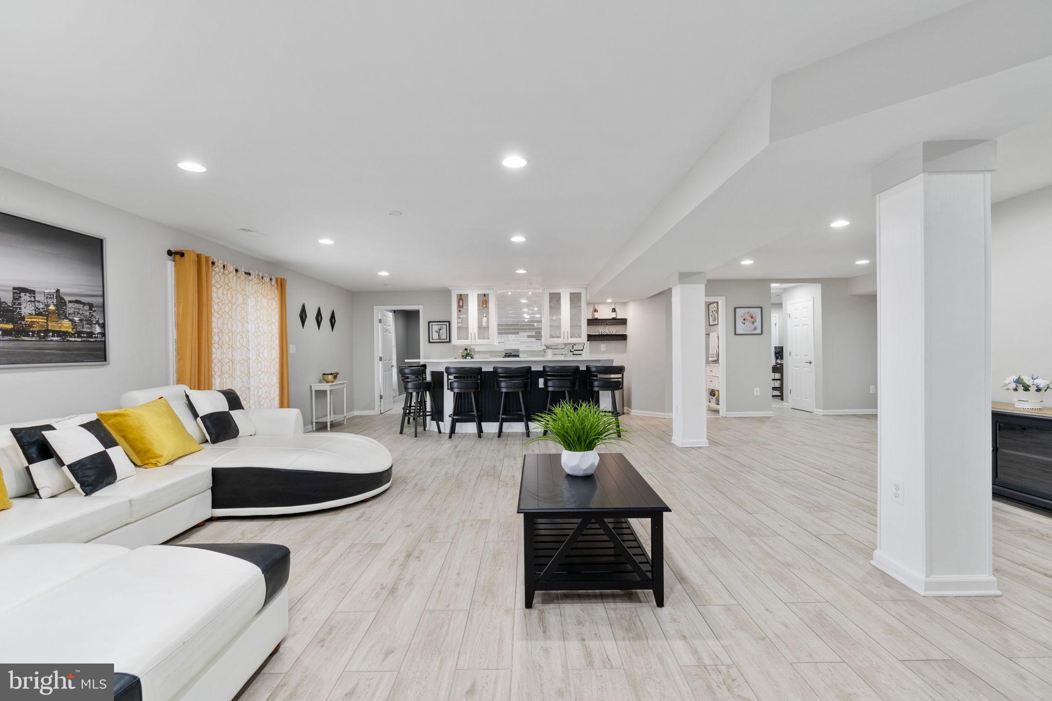 EAGLES POINTE WEST - Residential