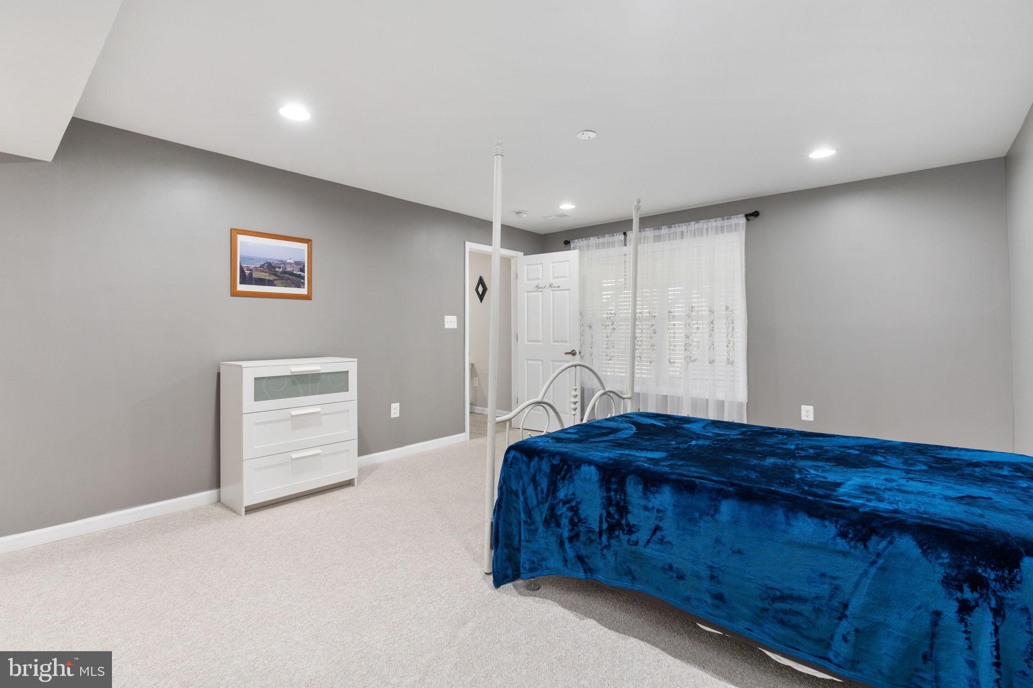 EAGLES POINTE WEST - Residential