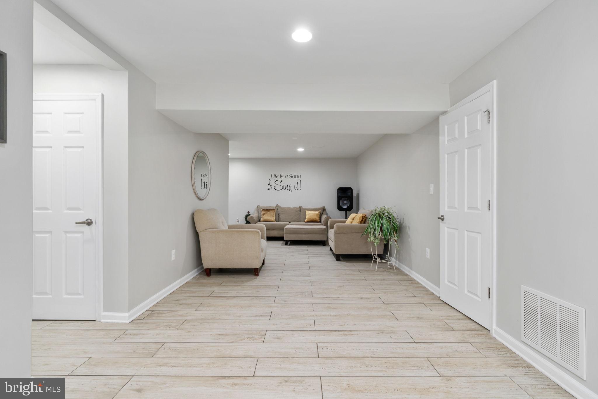 EAGLES POINTE WEST - Residential