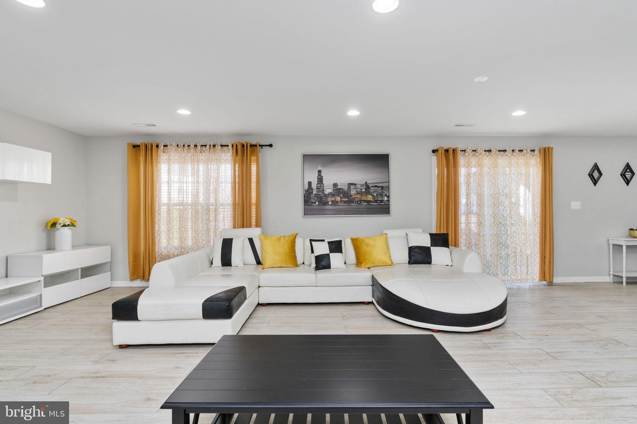 EAGLES POINTE WEST - Residential