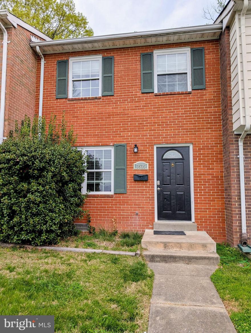 Welcome home to convenience in the heart of Dale City (Woodbridge, Virginia).

Come home to this 3 Bedroom 1.5 bath townhome located less than 3 miles from both Potomac Mills Mall and the Stone Bridge at Potomac Town Center with a plethora of dining and shopping options of many kinds.  This townhome is less than 5 miles away from I-95 North or South and 2 commuter lots near I-95, Less than 7 miles from either the Rippon VRE or Woodbridge VRE stations. 

This home has been freshly painted with new carpet in the upper floor/bedrooms.   All appliances are as-is.  

Seller side agent is offering a Home Warranty if requested in offer.