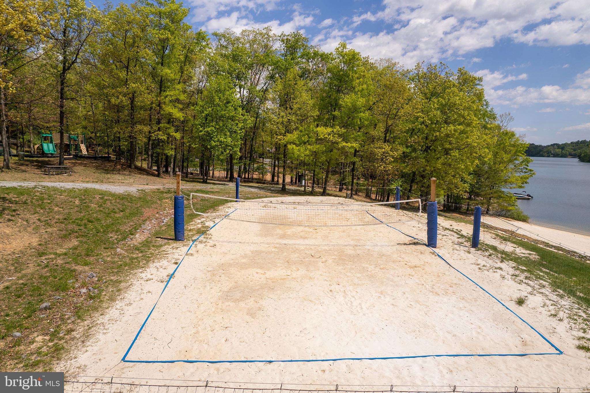 LAKE HOLIDAY ESTATES - Residential