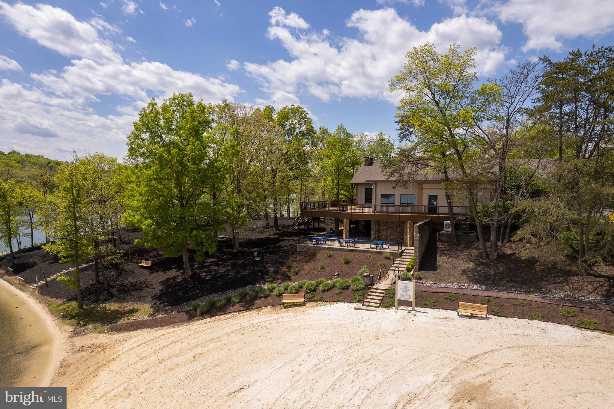 LAKE HOLIDAY ESTATES - Residential
