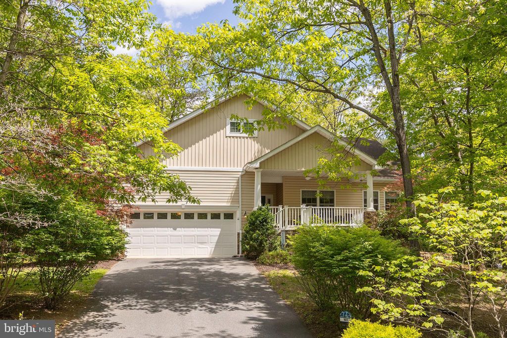 Photo of 107 Sunset Circle, CROSS JUNCTION, VA 22625 (MLS # VAFV2041380)