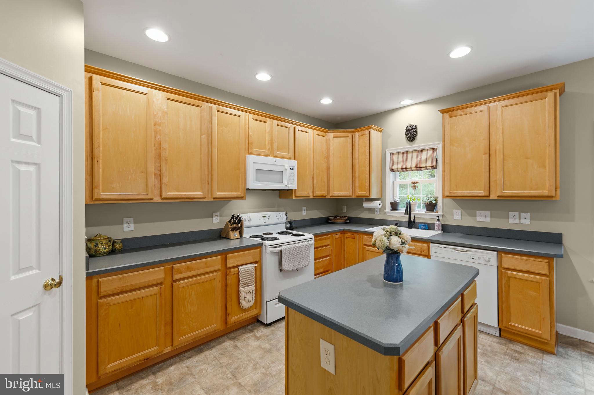 LAKE HOLIDAY ESTATES - Residential