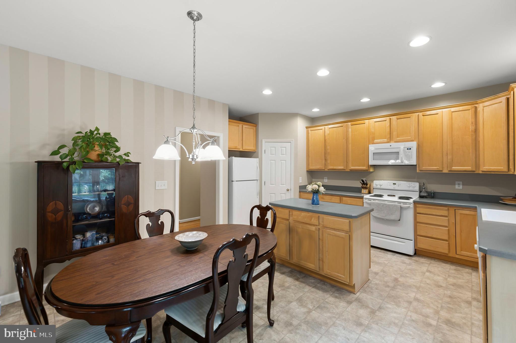 LAKE HOLIDAY ESTATES - Residential