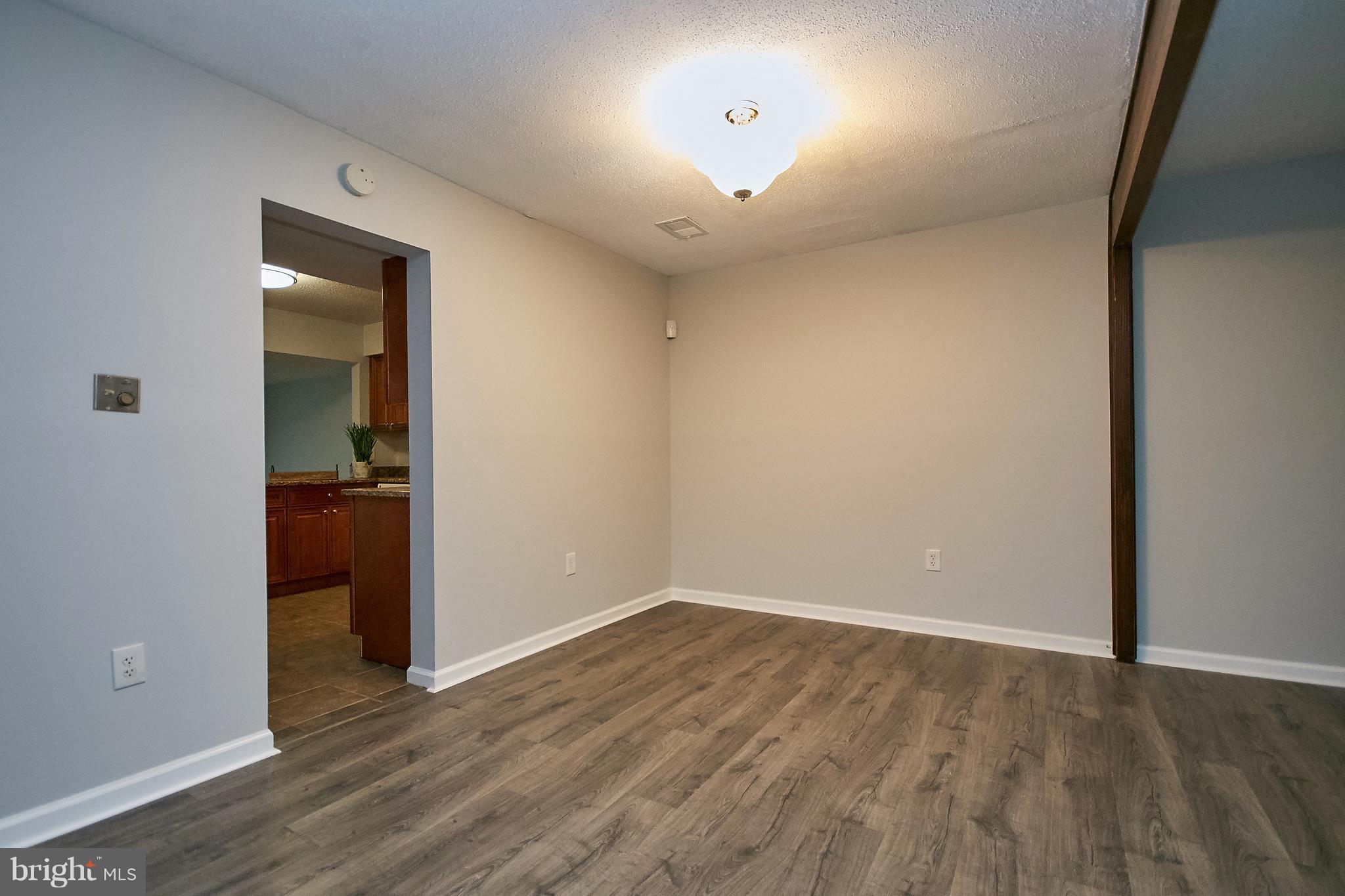 RESTON - Residential Lease