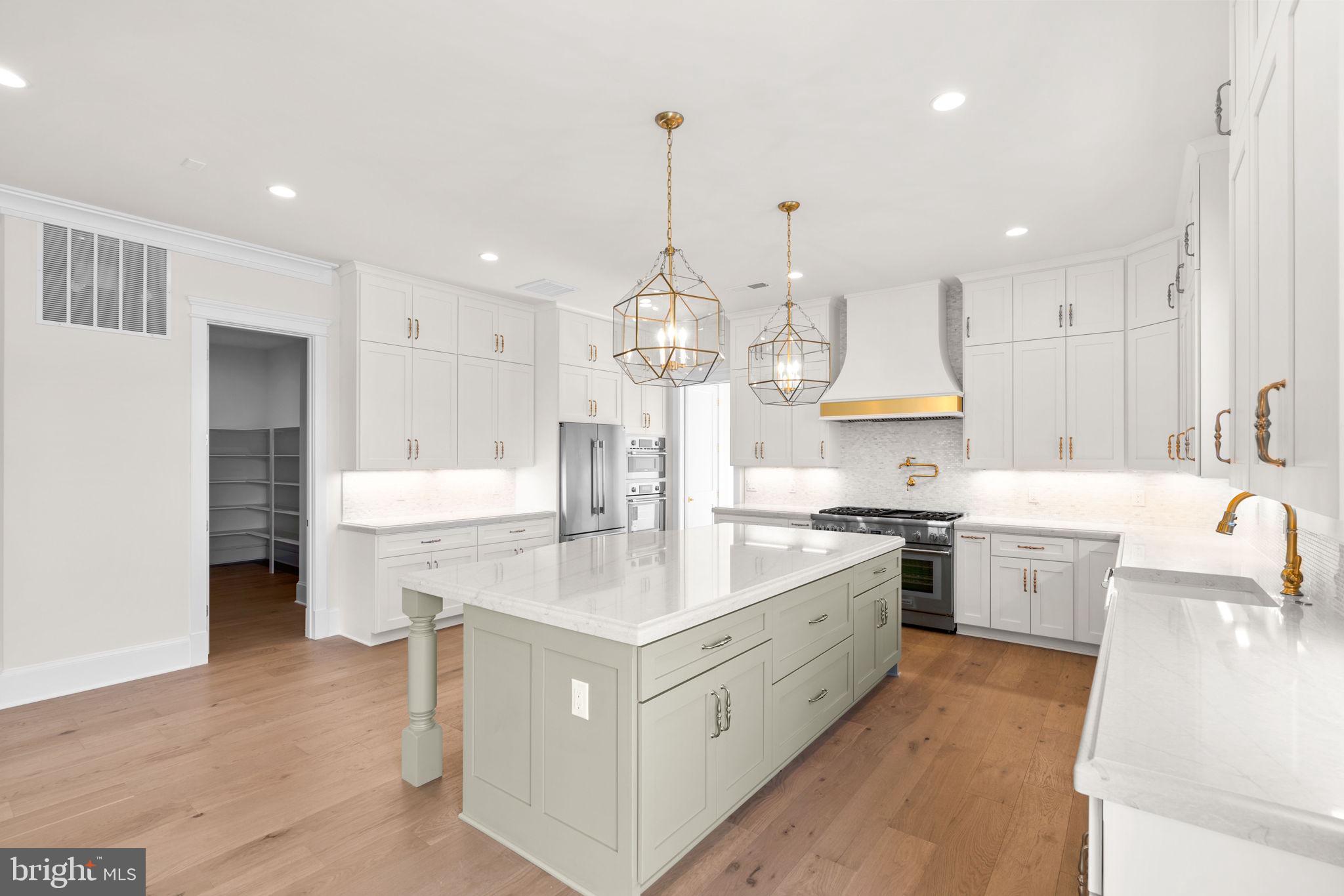 GLENMORE FARM - Residential