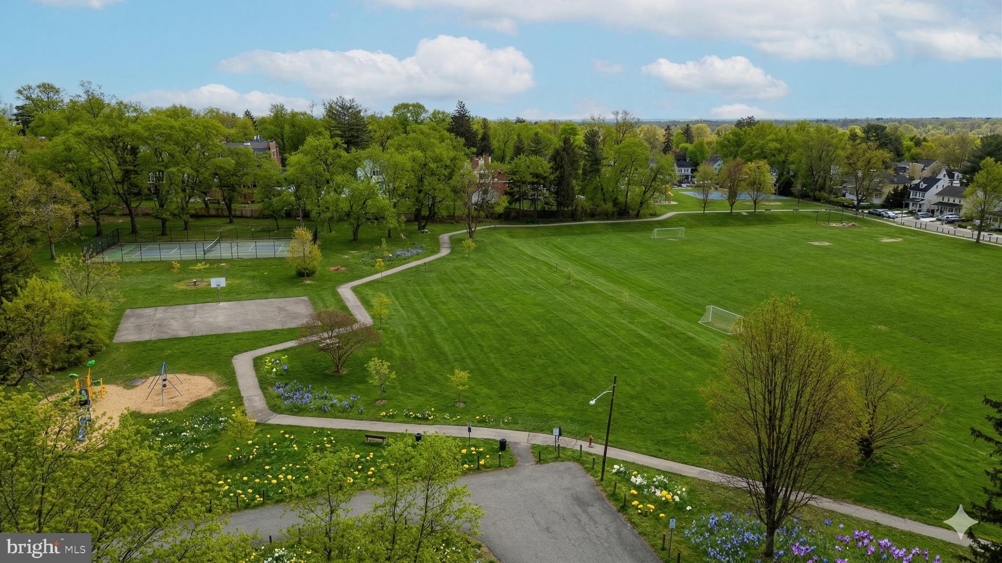 BRYN MAWR - Residential