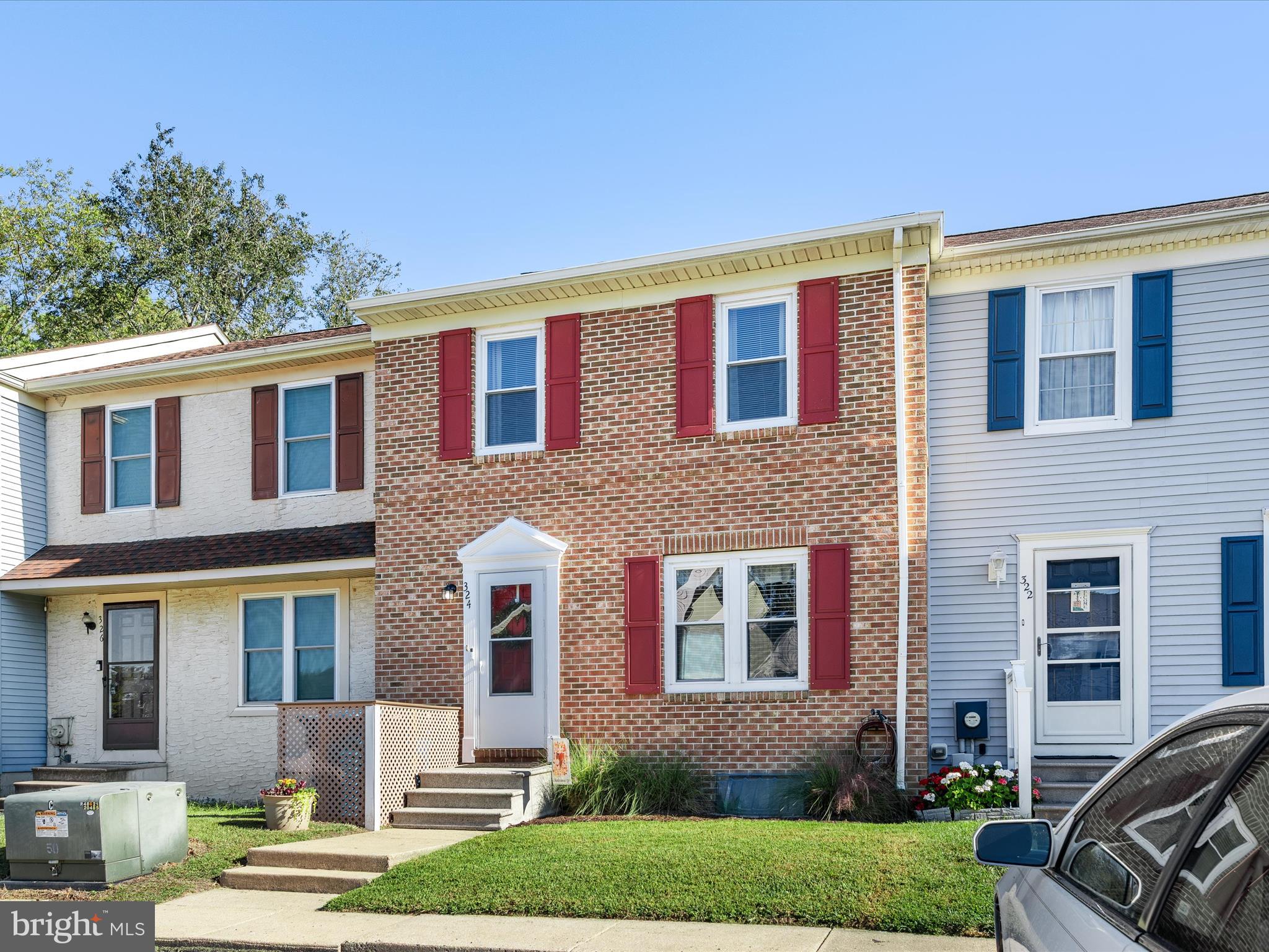 324 COMMONS LANE