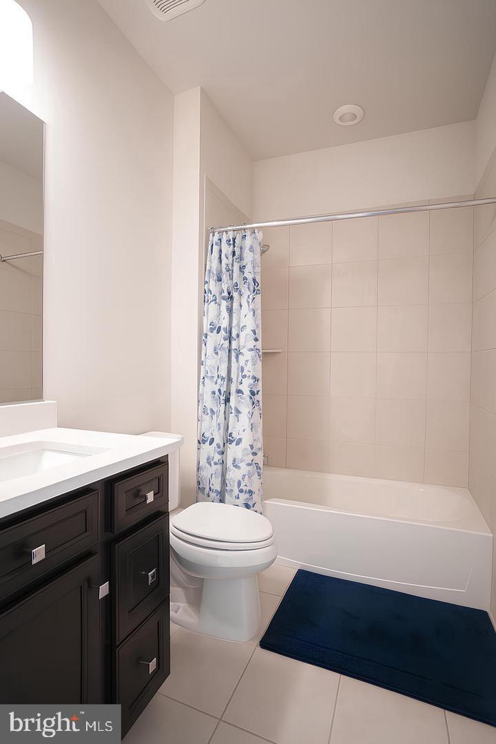 LAKE LINGANORE OAKDALE - Residential