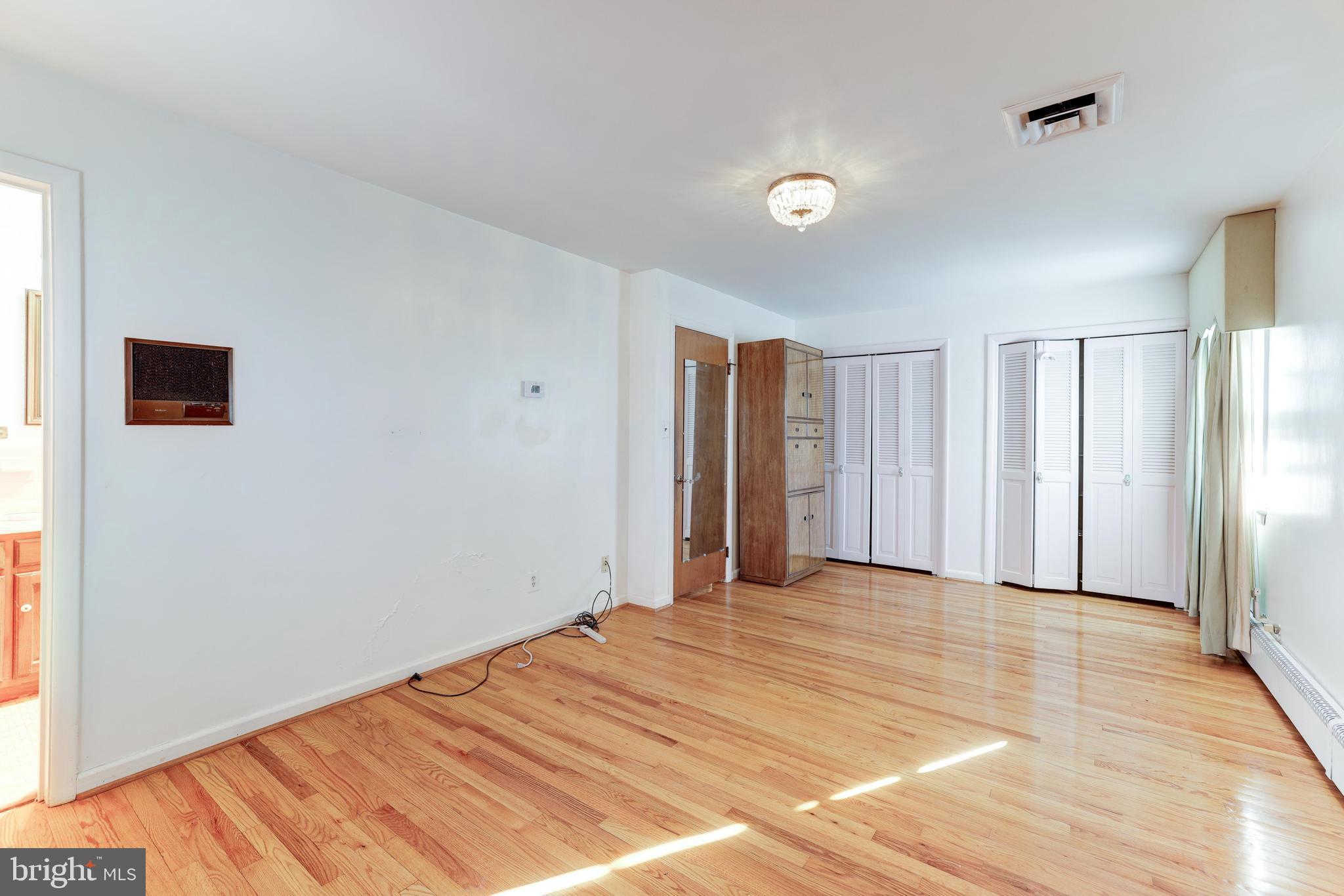 VARSITY PARK - Residential