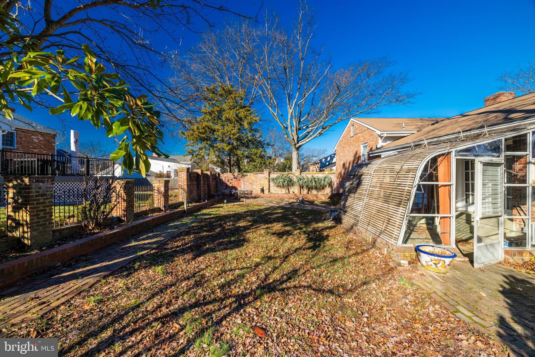 VARSITY PARK - Residential