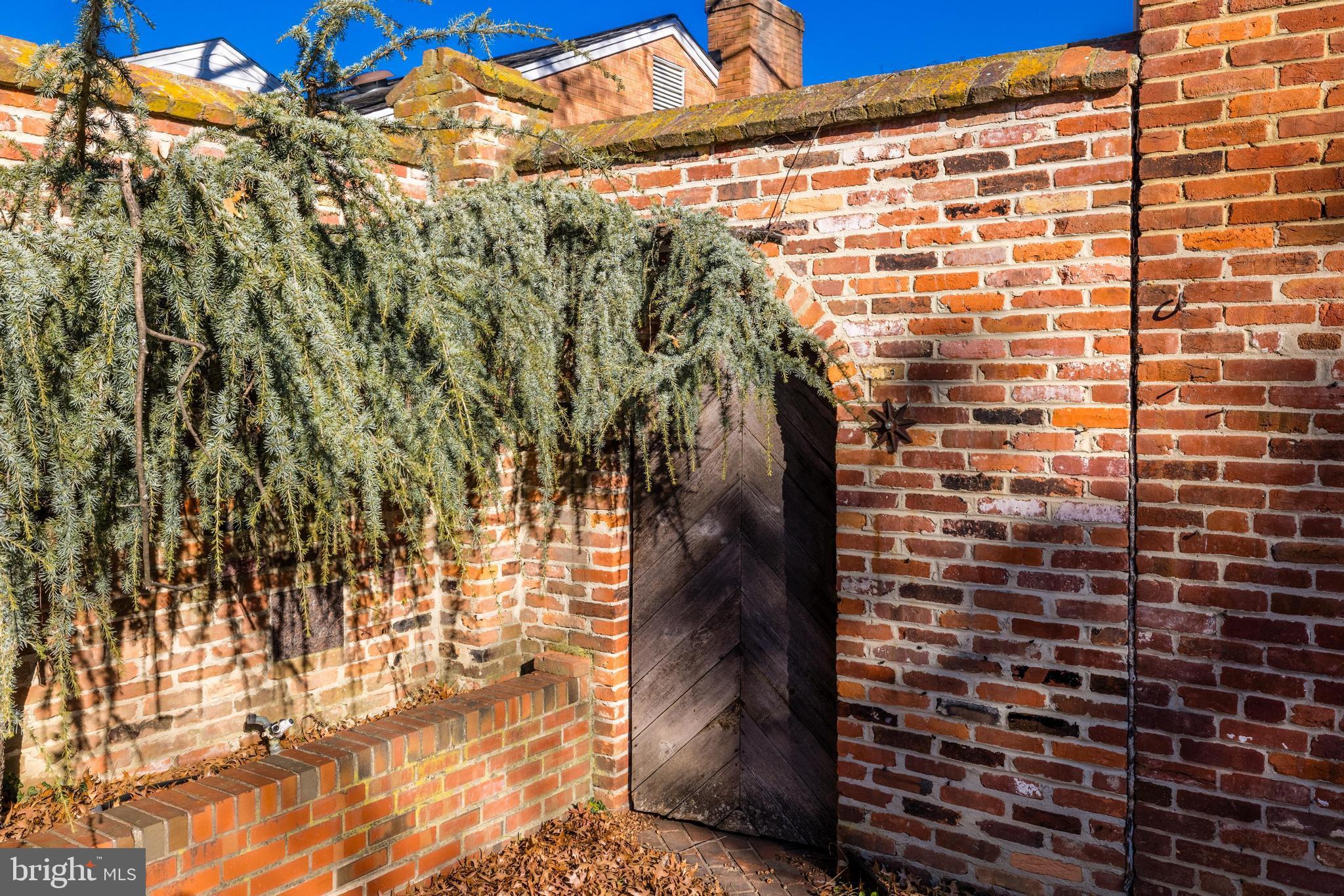 VARSITY PARK - Residential