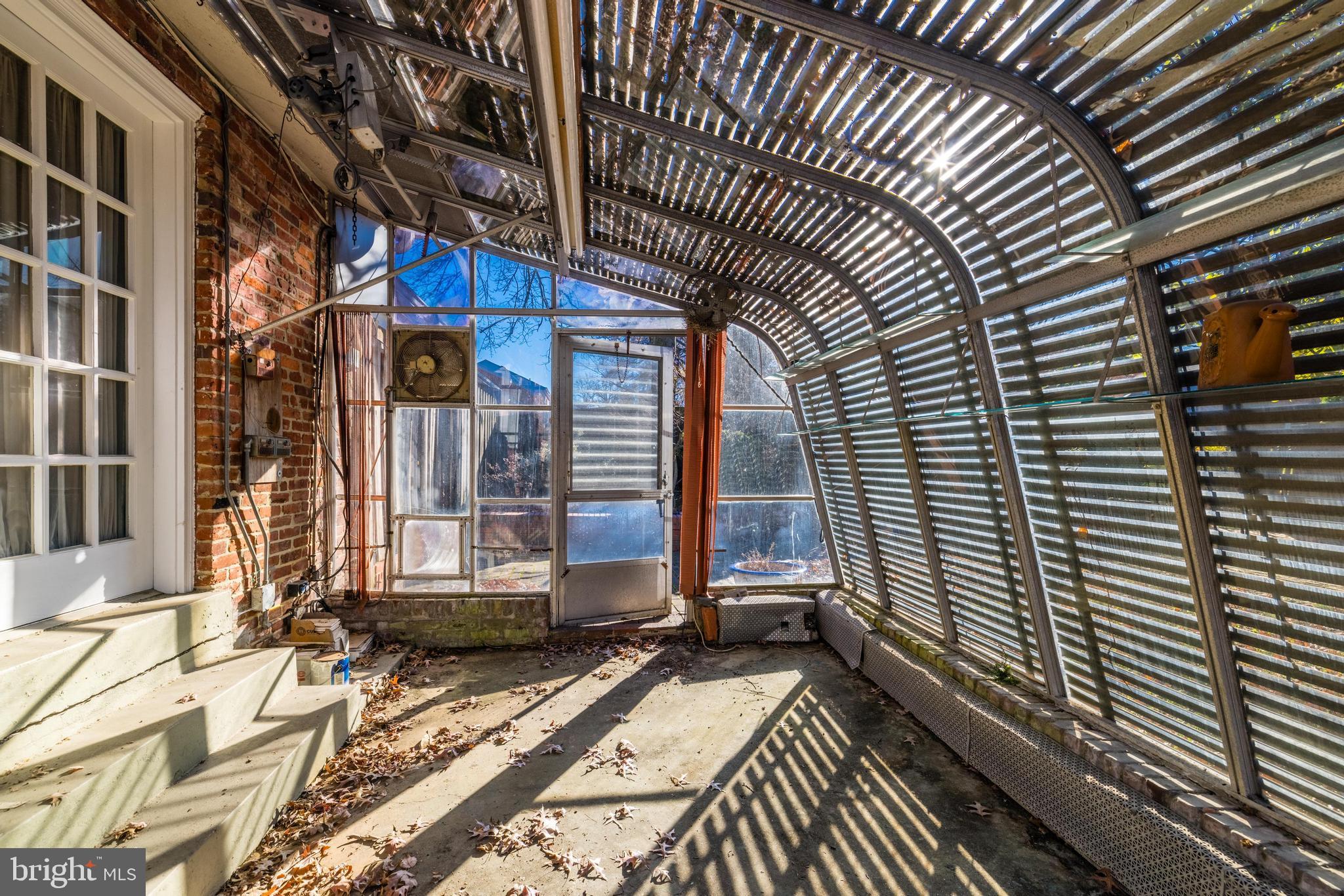 VARSITY PARK - Residential