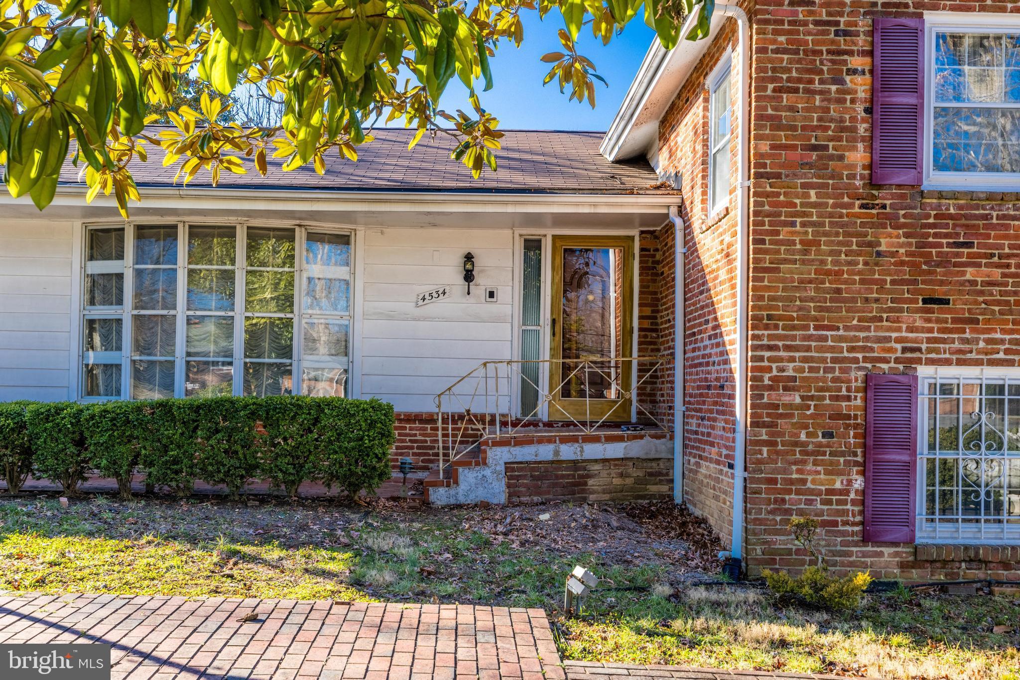 VARSITY PARK - Residential