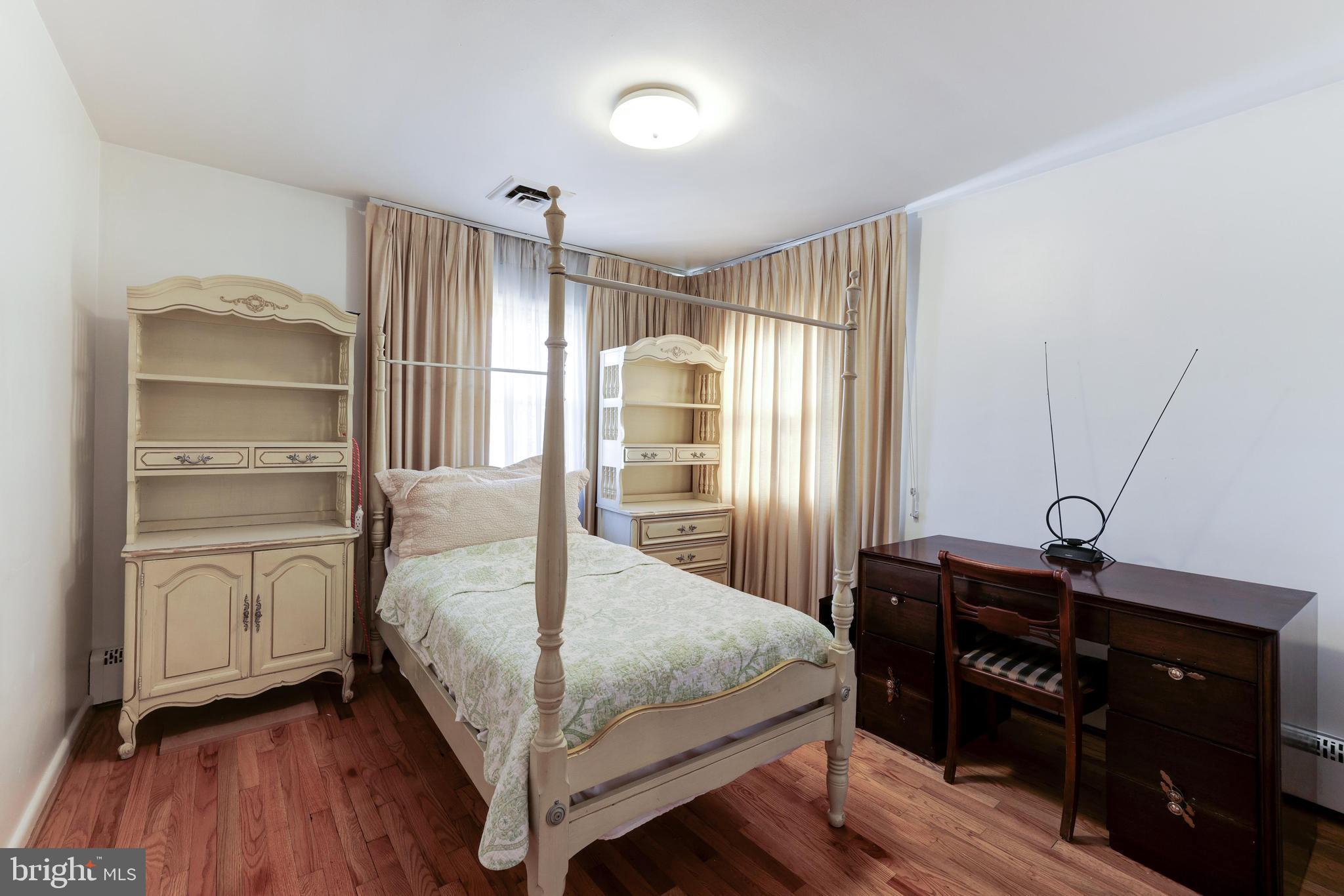 VARSITY PARK - Residential