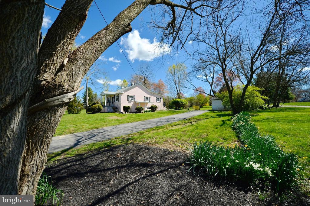 Photo of 22282 St Louis Road, MIDDLEBURG, VA 20117 (MLS # VALO2115404)